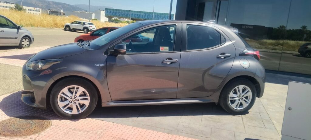 Toyota Yaris Híbrido 2021