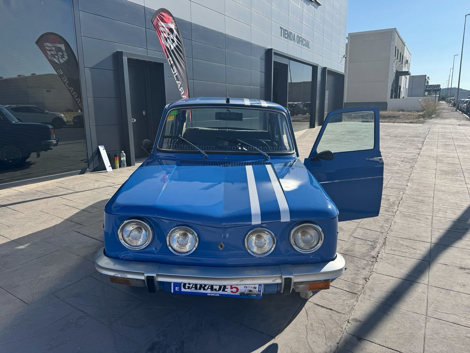 Clásico Renault 8 1975