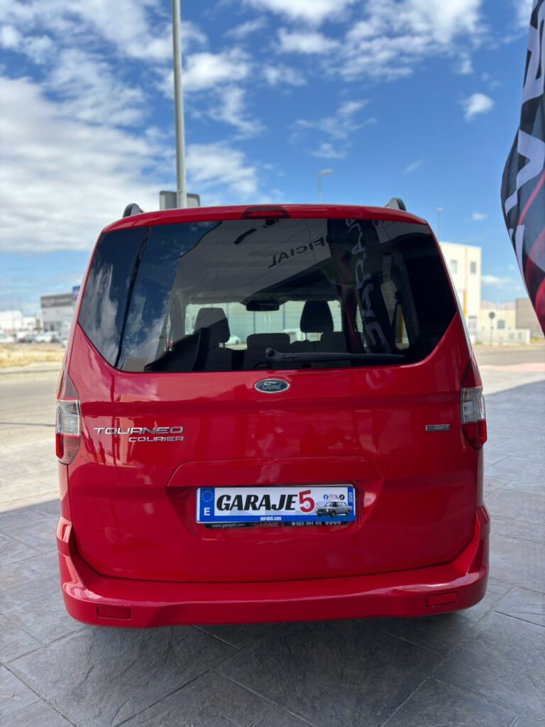 FORD TOURNEO COURIER 1.0 ECOBOOST TITANIUM