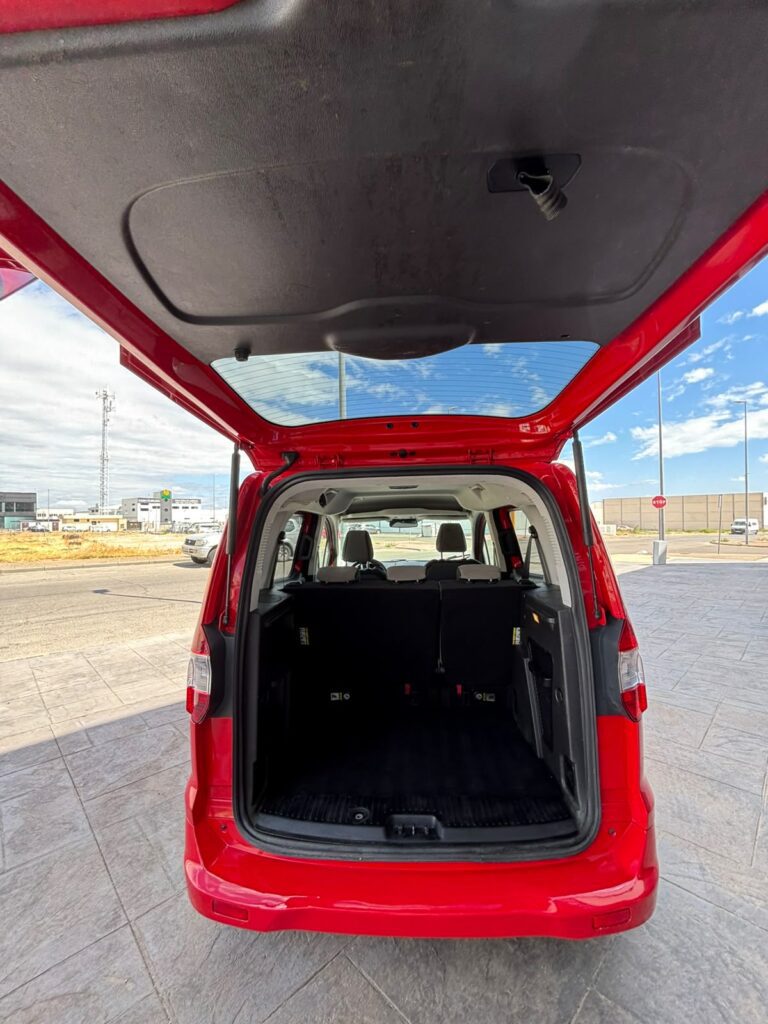 FORD TOURNEO COURIER 1.0 ECOBOOST TITANIUM